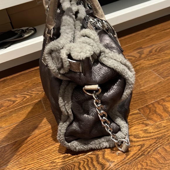 Michael Kors lock bag in faux sheepskin - Picture 3 of 4